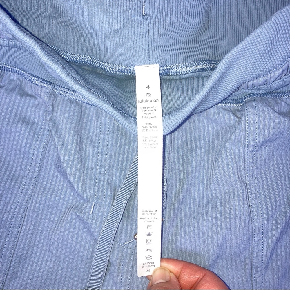 Lululemon Dance Studio Mid-Rise Full Length Jogger Light Blue Women's Size 4 Gym - Picture 10 of 16
